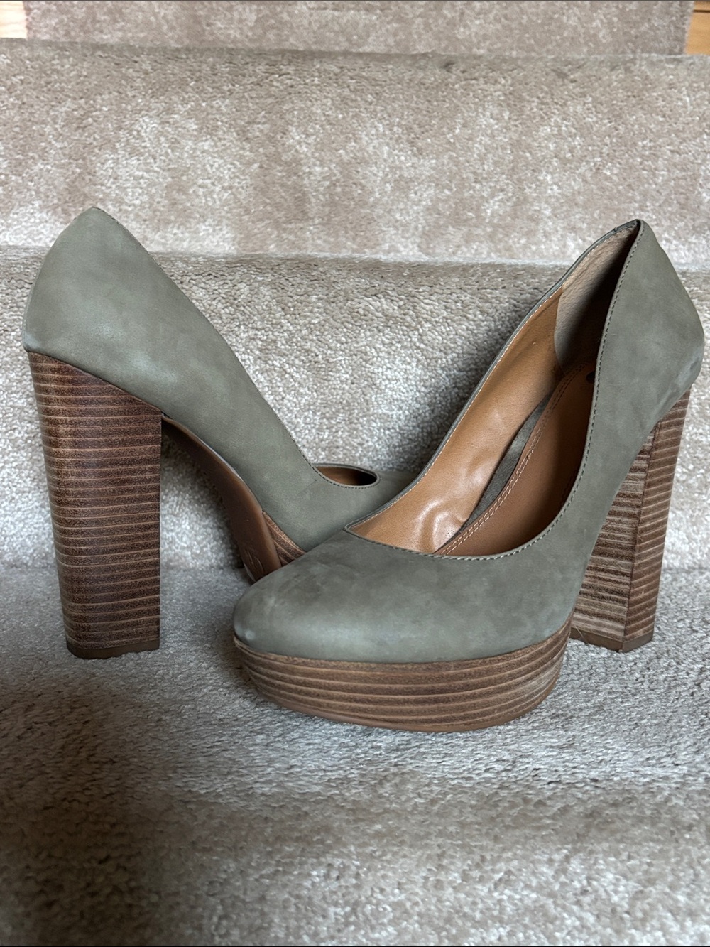 EUVC 5+” Platform Block Heel Pumps in Olive Suede 10M